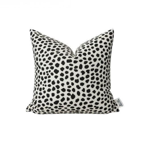 WILLOWS, Weighted Pillows Pebble B&W